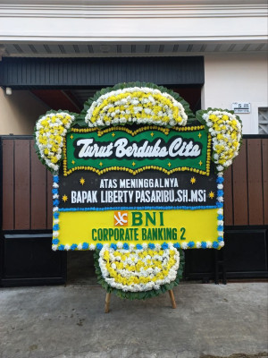 Papan Bunga Duka di Kampung Perak