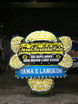 Papan Bunga Duka di Kampung Perak